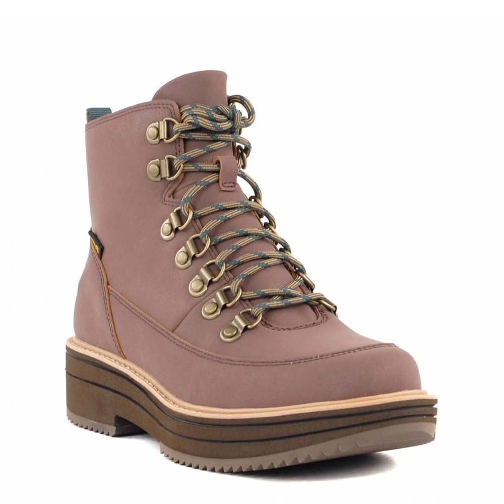 HOST PICK 🎉🎉 Teva Women’s Fashion Lace Up Boots, TTS, Size 9 - Picture 2 of 12